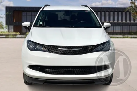 Photos of 2021 Chrysler VOYAGER for sale in Kansas City, MO at Master's Transportation - Kansas City