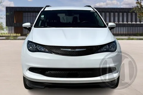 Photos of 2021 Chrysler VOYAGER for sale in Kansas City, MO at Master's Transportation - Kansas City