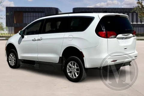 More photos of 2021 Chrysler VOYAGER at Master's Transportation - Kansas City, MO