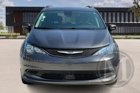 Photos of 2021 Chrysler VOYAGER for sale in Kansas City, MO at Master's Transportation - Kansas City