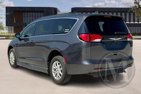 More photos of 2021 Chrysler VOYAGER at Master's Transportation - Kansas City, MO