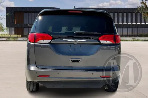 More photos of 2021 Chrysler VOYAGER at Master's Transportation - Kansas City, MO