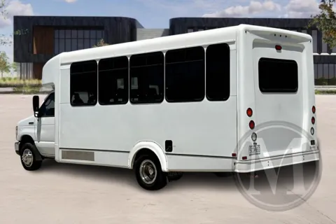 More photos of 2019 Ford E450 at Master's Transportation - Kansas City, MO