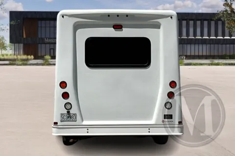 More photos of 2019 Ford E450 at Master's Transportation - Kansas City, MO