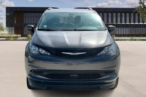 Photos of 2021 Chrysler VOYAGER for sale in Kansas City, MO at Master's Transportation - Kansas City