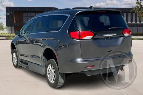 More photos of 2021 Chrysler VOYAGER at Master's Transportation - Kansas City, MO