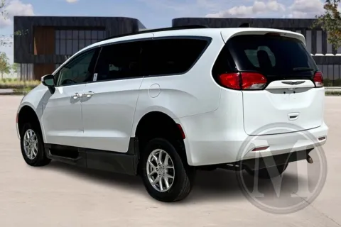 More photos of 2021 Chrysler VOYAGER at Master's Transportation - Kansas City, MO