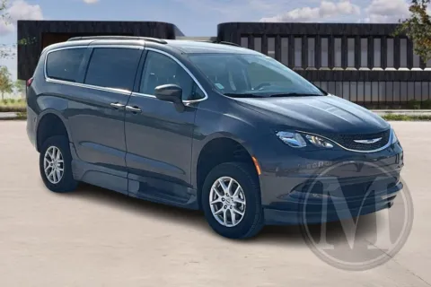 Gray 2021 Chrysler VOYAGER for sale in Kansas City, MO