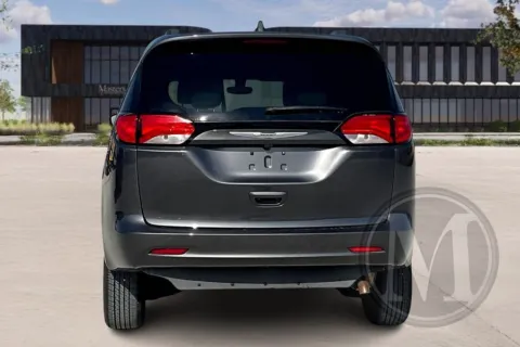 More photos of 2021 Chrysler VOYAGER at Master's Transportation - Kansas City, MO