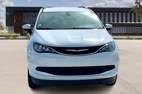 Photos of 2021 Chrysler VOYAGER for sale in Kansas City, MO at Master's Transportation - Kansas City