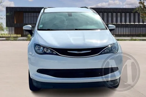 Photos of 2021 Chrysler VOYAGER for sale in Kansas City, MO at Master's Transportation - Kansas City