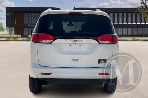 More photos of 2021 Chrysler VOYAGER at Master's Transportation - Kansas City, MO