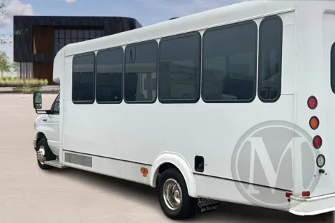 More photos of 2019 Ford E450 at Master's Transportation - Kansas City, MO