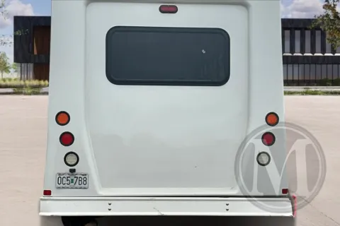 More photos of 2019 Ford E450 at Master's Transportation - Kansas City, MO