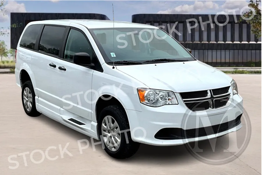 White 2019 Dodge Grand Caravan for sale in Kansas City, MO
