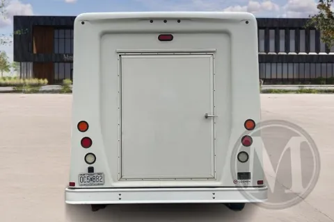 More photos of 2019 Ford E450 at Master's Transportation - Kansas City, MO