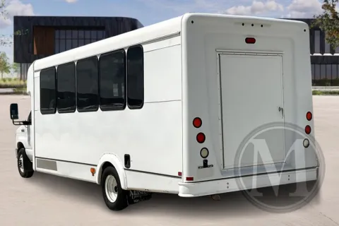 More photos of 2019 Ford E450 at Master's Transportation - Kansas City, MO