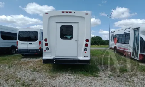 More photos of 2022 Ford E350 at Master's Transportation - Kansas City, MO