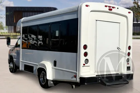 More photos of 2022 Ford E350 at Master's Transportation - Kansas City, MO