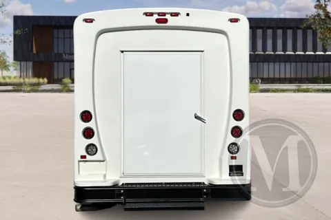 More photos of 2022 Ford E350 at Master's Transportation - Kansas City, MO