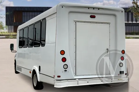 More photos of 2017 Ford E350 at Master's Transportation - Kansas City, MO