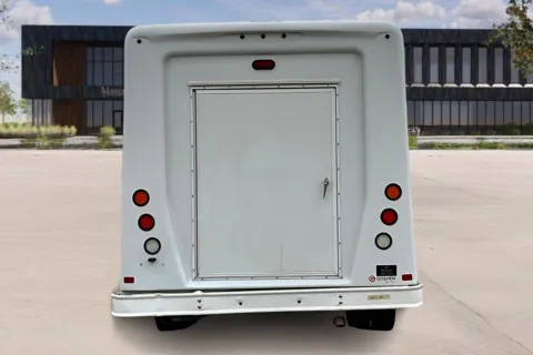 More photos of 2017 Ford E350 at Master's Transportation - Kansas City, MO