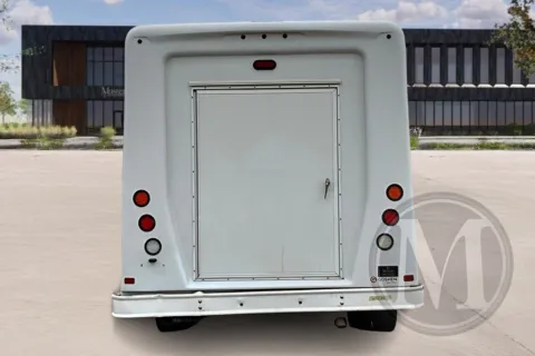 More photos of 2017 Ford E350 at Master's Transportation - Kansas City, MO