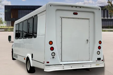 More photos of 2017 Ford E350 at Master's Transportation - Kansas City, MO