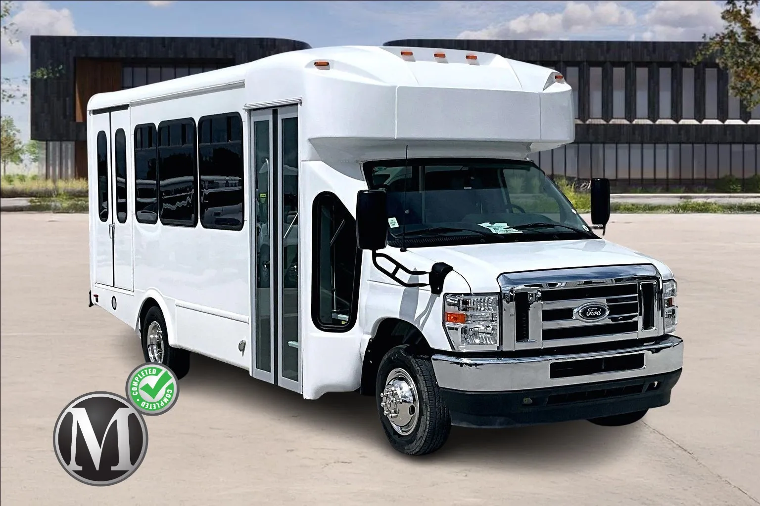 2025 Ford E-Series DRW E-450 Super Duty 158 in WB's photo
