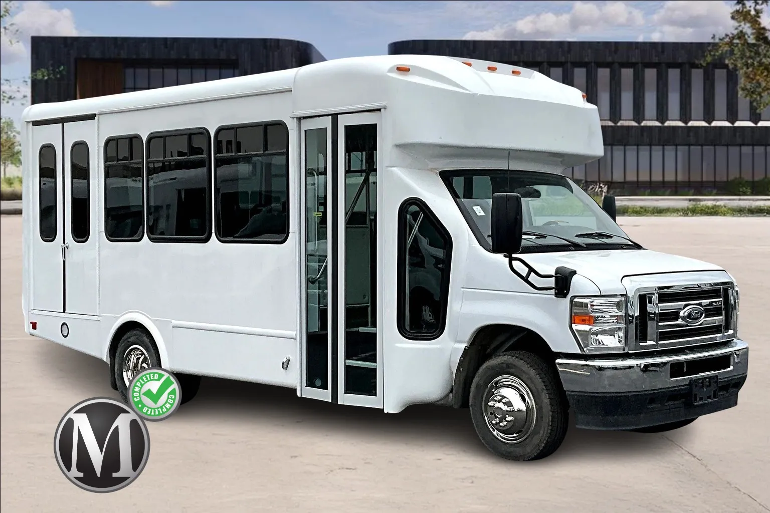 White 2025 Ford E450 for sale in Kansas City, MO