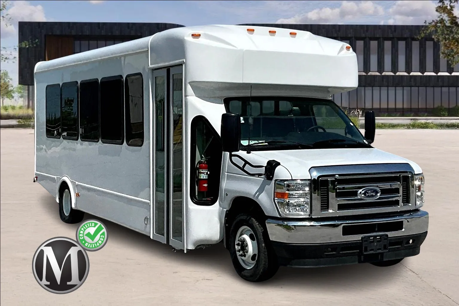 White 2025 Ford E450 for sale in Kansas City, MO