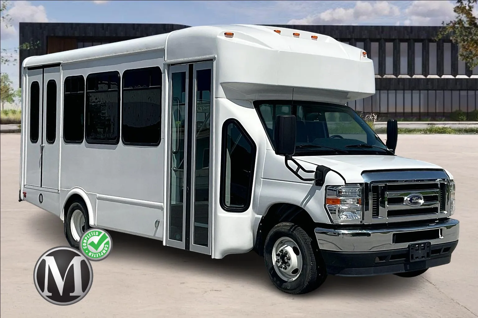 2025 Ford E-Series DRW E-450 Super Duty 158 in WB's photo
