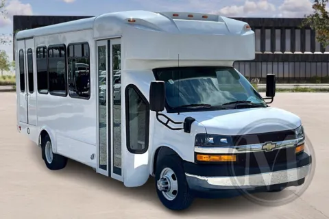 White 2024 Chevrolet Express for sale in Kansas City, MO