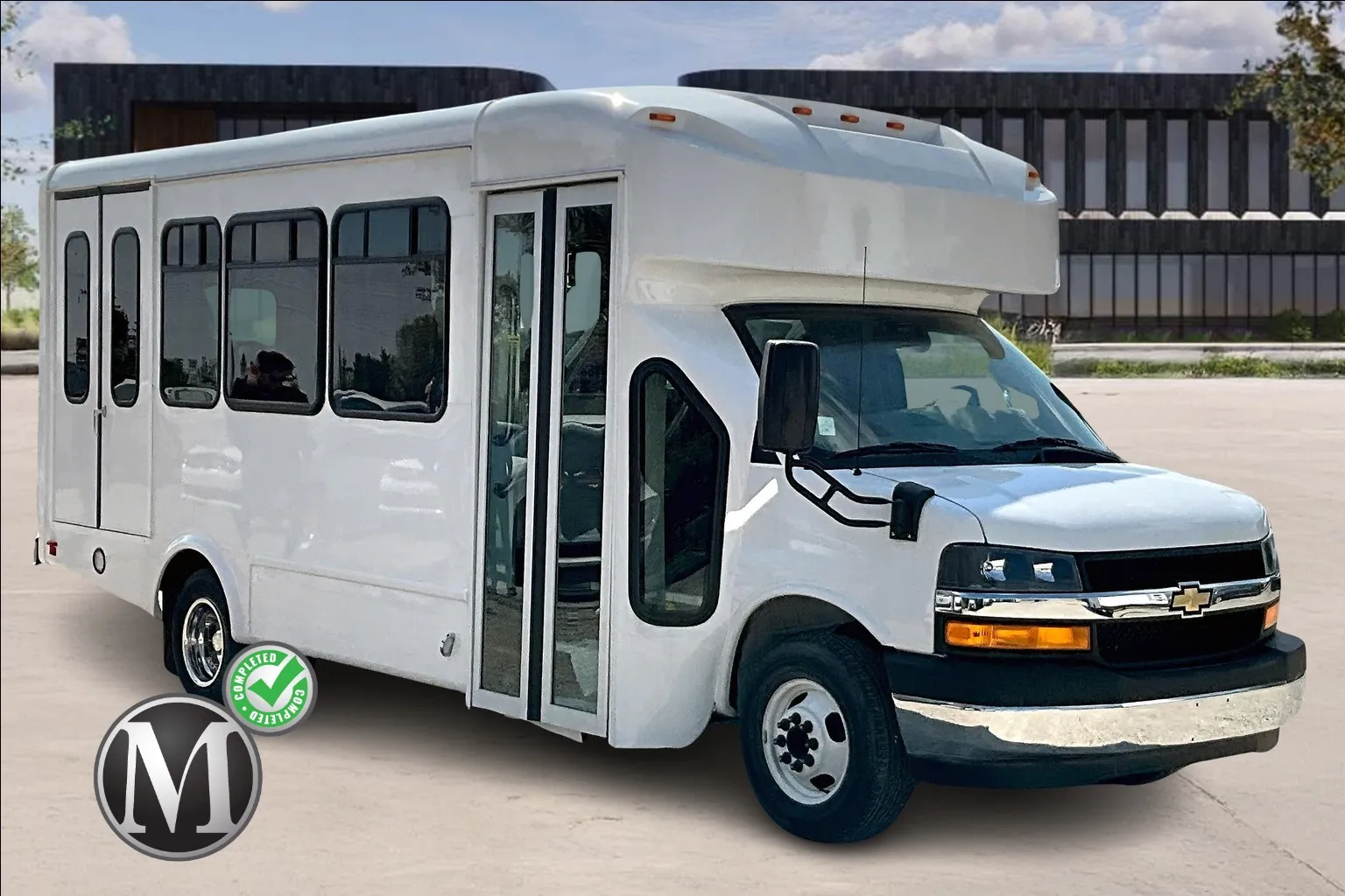 2024 Chevrolet Express Cutaway Base's photo