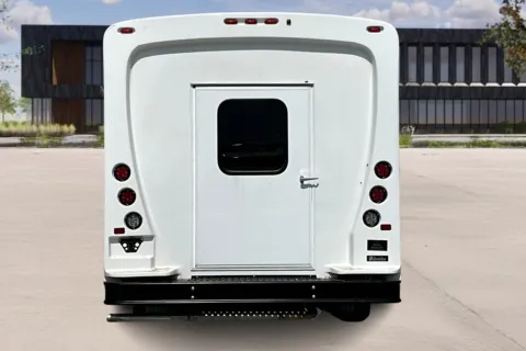 More photos of 2024 Chevrolet 3500 at Master's Transportation - Kansas City, MO