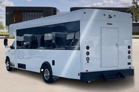 More photos of 2017 Ford E450 at Master's Transportation - Kansas City, MO