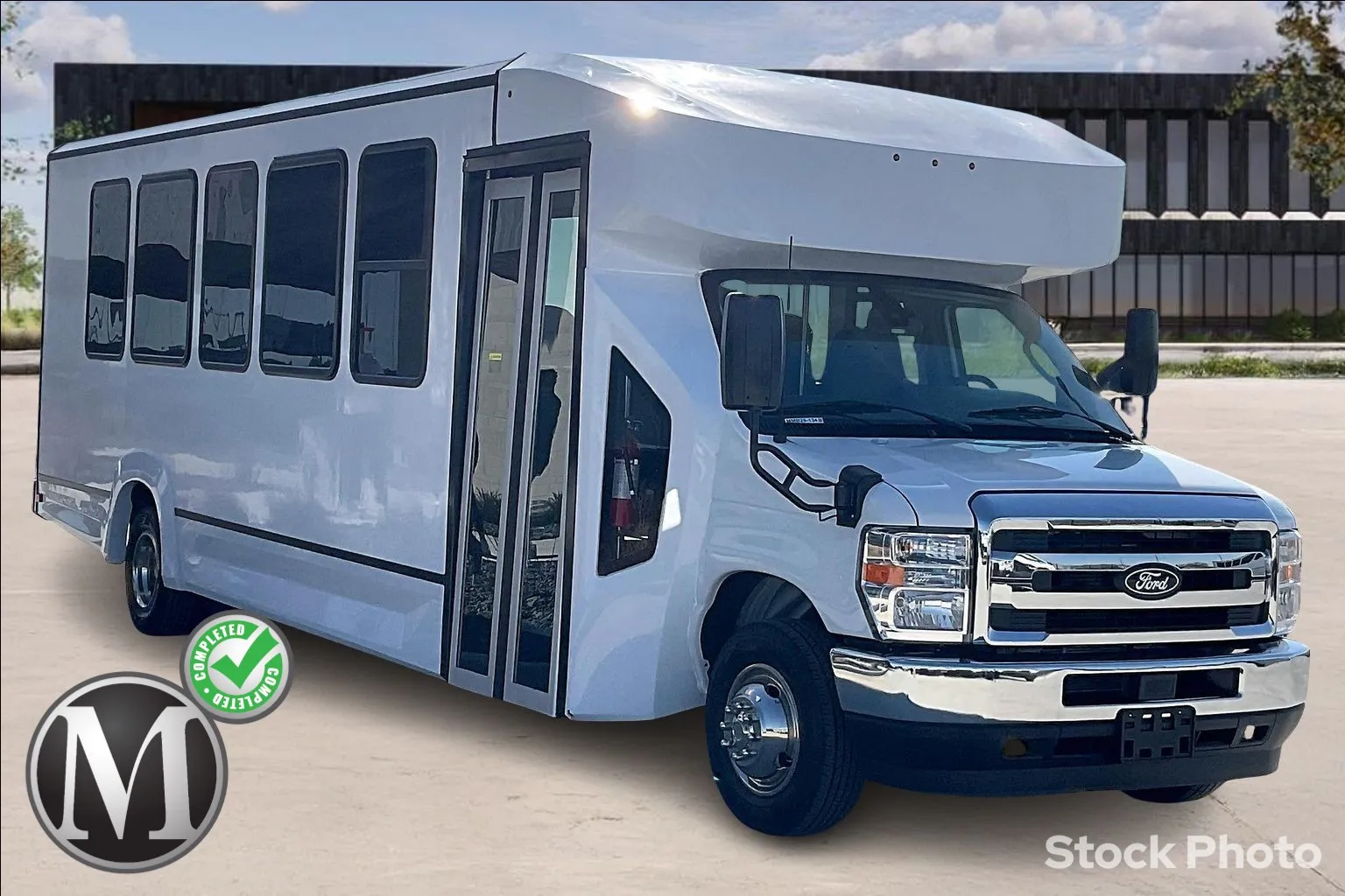 2026 Ford E-Series DRW E-450 Super Duty 158 in WB's photo
