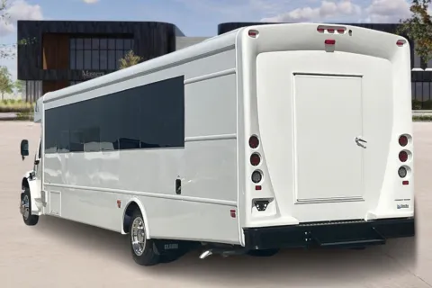 More photos of 2027 Freightliner S2 at Master's Transportation - Kansas City, MO