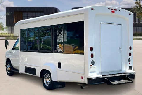 More photos of 2022 Ford E350 E-350 SD at Master's Transportation - Kansas City, MO