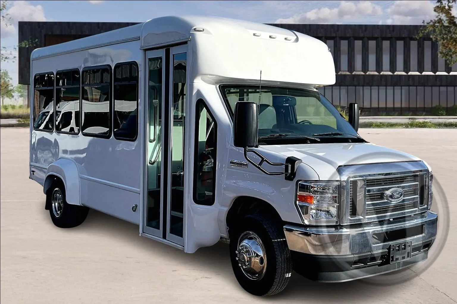 White 2022 Ford E450 E-450 SD for sale in Denver, CO