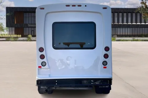 More photos of 2022 Ford E450 E-450 SD at Master's Transportation - Kansas City, MO