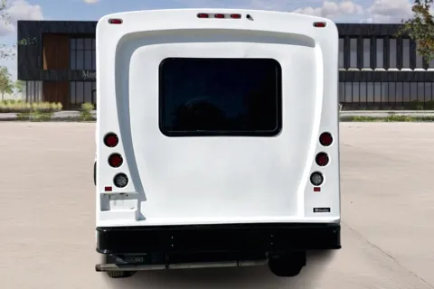 More photos of 2022 Chevrolet 3500 at Master's Transportation - Kansas City, MO