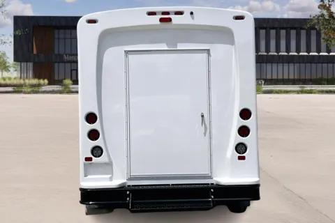 More photos of 2022 Ford E350 at Master's Transportation - Kansas City, MO