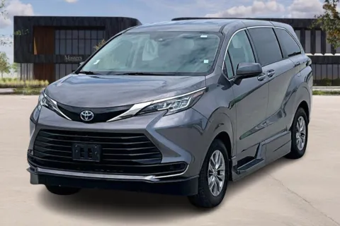 Another view of 2022 Toyota SIENNA for sale in Kansas City, MO at Master's Transportation - Kansas City