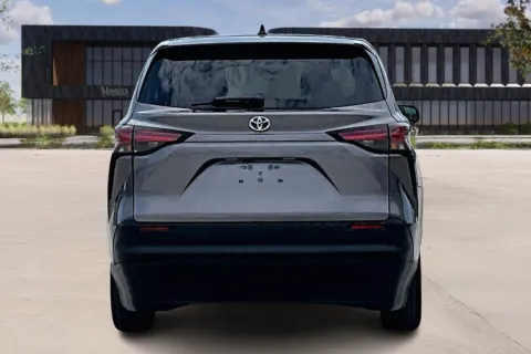More photos of 2022 Toyota SIENNA at Master's Transportation - Kansas City, MO