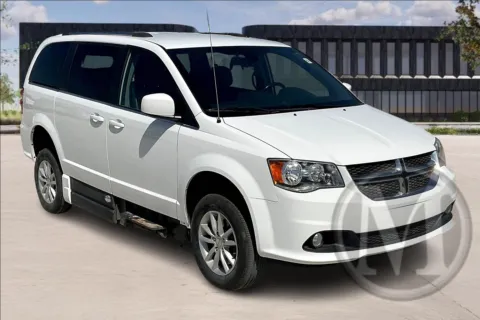 White 2019 Dodge GRAND CARAVAN for sale in Kansas City, MO