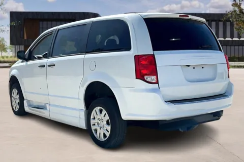 More photos of 2019 Dodge GRAND CARAVAN at Master's Transportation - Kansas City, MO