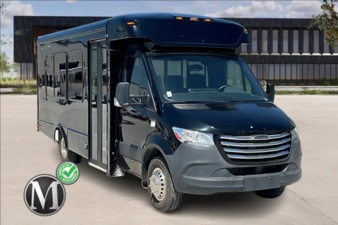 Black 2021 Freightliner Sprinter for sale in Kansas City, MO