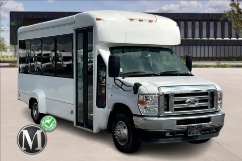 White 2022 Ford E350 for sale in Kansas City, MO
