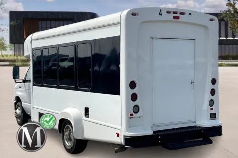 More photos of 2022 Ford E350 at Master's Transportation - Kansas City, MO